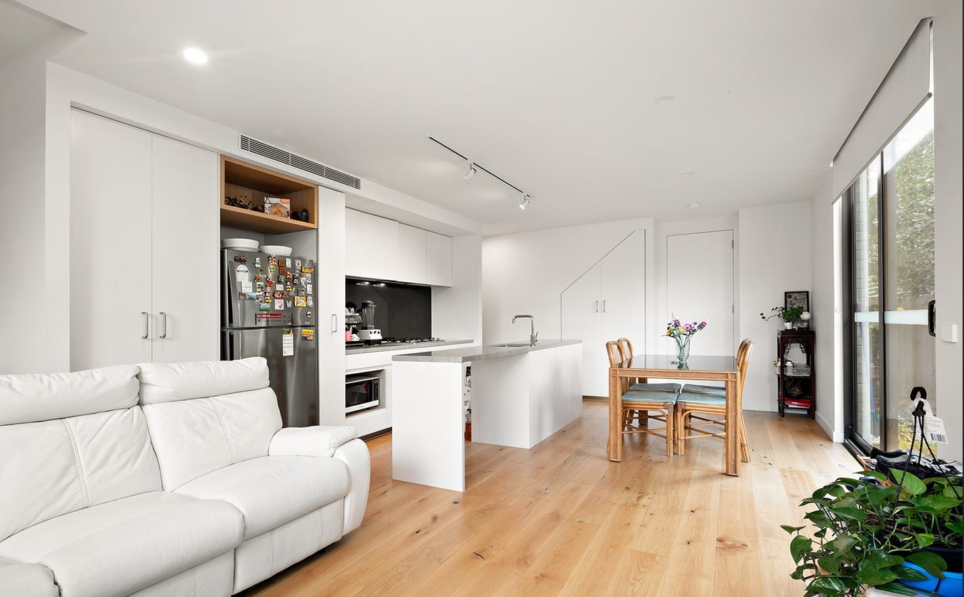 MCKINNON - 8/30-32 PRINCE EDWARD AVENUE