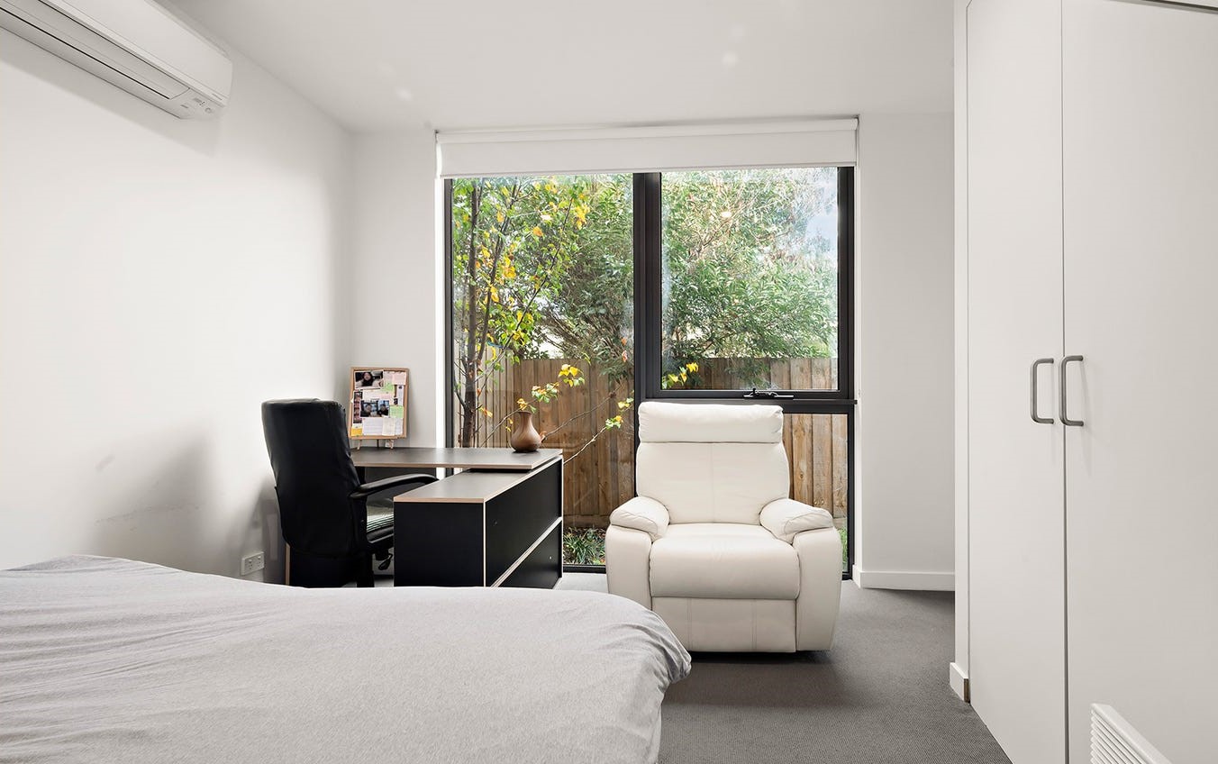 MCKINNON - 8/30-32 PRINCE EDWARD AVENUE