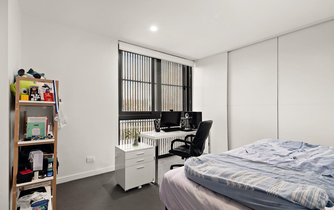 MCKINNON - 8/30-32 PRINCE EDWARD AVENUE